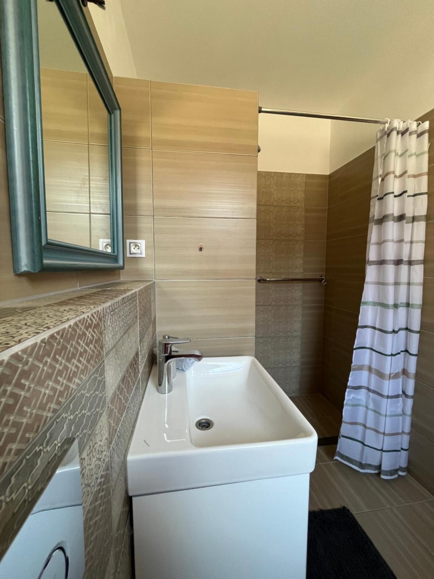 Apartman Pisarovka Lesna  Buitenkant foto